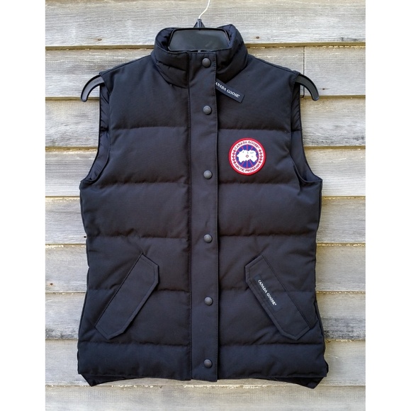 Canada Goose Black Vest - Picture 2 of 7